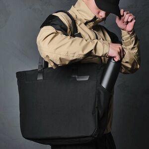 Alpaka NWT Black Metro Tote Laptop Axoflux 210D Water Resistant Commuter Travel